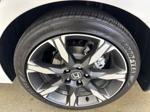 Used 2025 Honda Civic Sport Touring image 5
