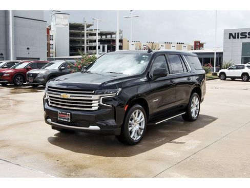 Used 2023 Chevrolet Tahoe High Country RWD image 2