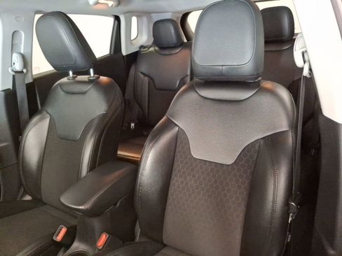 Used 2020 Jeep Compass Latitude image 19