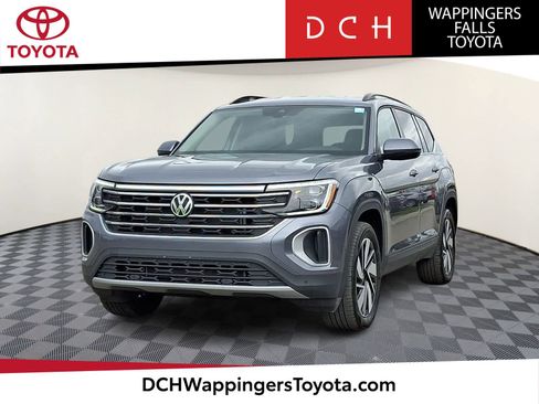 Used 2025 Volkswagen Atlas SE image 1