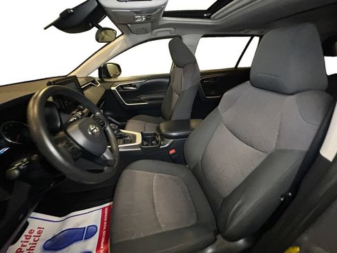 Used 2019 Toyota RAV4 XLE w/ Convenience Package AWD/4WD image 10