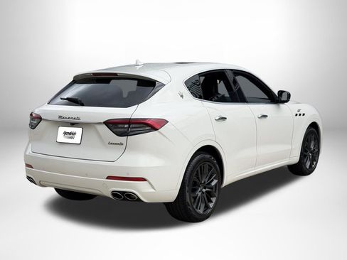 Used 2024 Maserati Levante GT Ultima AWD/4WD image 3