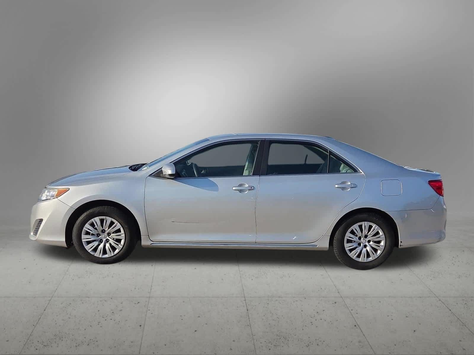 Used 2013 Toyota Camry LE FWD image 3