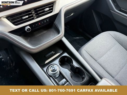 Used 2025 Ford Explorer Active AWD/4WD image 19