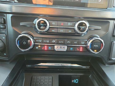 New 2026 Ford F350 Lariat w/ Lariat Premium Package image 18