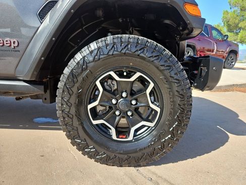 Used 2023 Jeep Gladiator Rubicon w/ LED Lighting Group AWD/4WD image 10