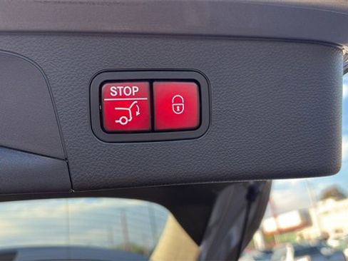 Used 2022 Mercedes-Benz GLC 300 image 27