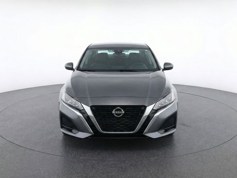 Used 2025 Nissan Altima 2.5 SV image 2