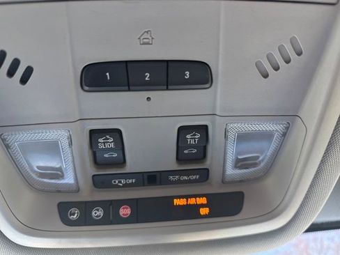 Used 2018 GMC Acadia SLT image 43