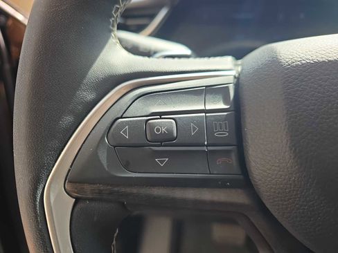 Used 2023 Jeep Grand Cherokee L Limited w/ Luxury Tech Group II RWD image 23