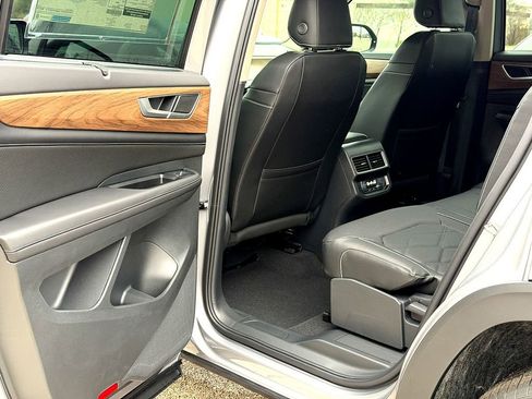 New 2026 Volkswagen Atlas SE FWD image 17