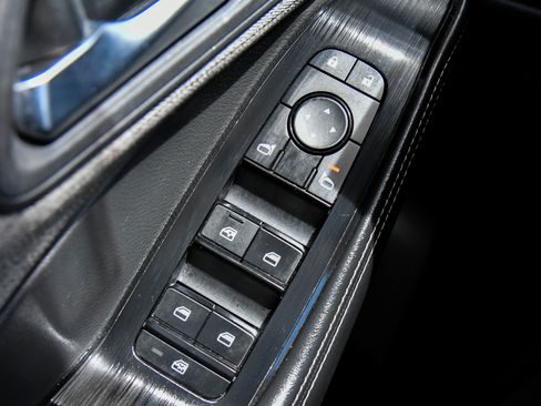 Used 2022 Nissan Rogue SV AWD/4WD image 32