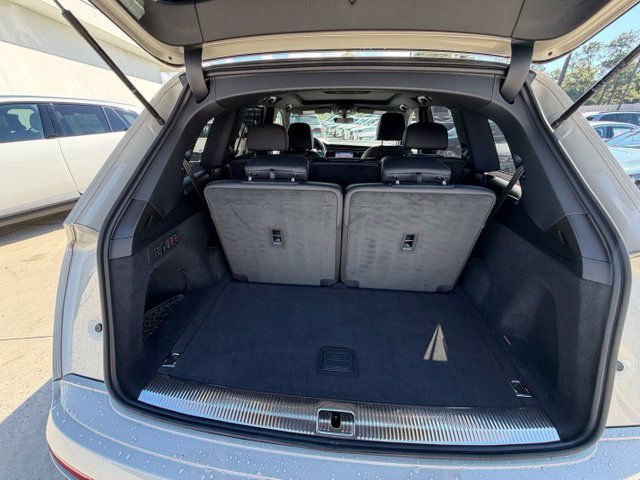 Used 2024 Audi Q7 3.0T Prestige AWD/4WD image 34