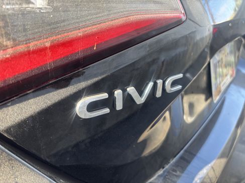 Used 2024 Honda Civic Sport image 3