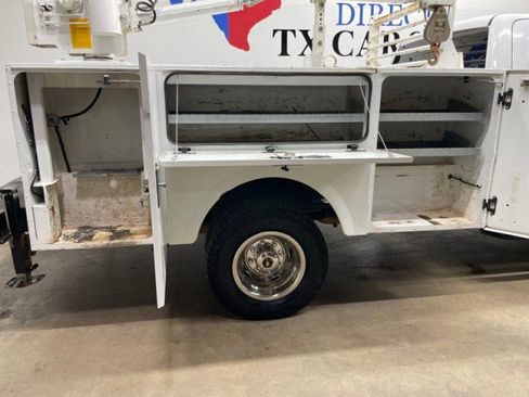 Used 2018 RAM 3500 Tradesman image 16