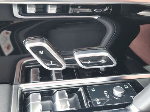 Used 2023 Land Rover Range Rover SE image 25