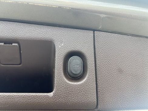 Used 2018 GMC Yukon Denali w/ Open Road Package image 25