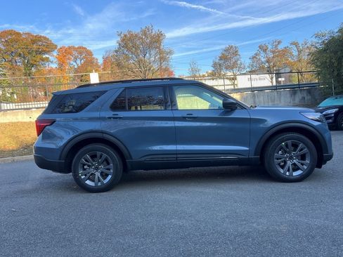 New 2026 Ford Explorer Active w/ Active Comfort Package image 3