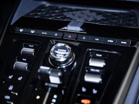 Used 2025 Aston Martin DBX 707 image 32