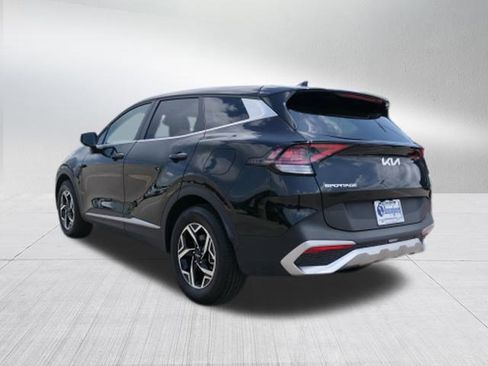 Used 2024 Kia Sportage LX image 5