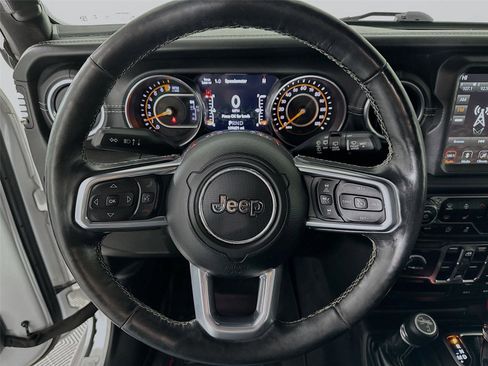 Used 2019 Jeep Wrangler Unlimited Sahara w/ Quick Order Package 24M Moab AWD/4WD image 18