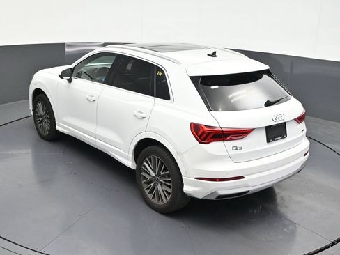 Used 2022 Audi Q3 2.0T Premium w/ Convenience Package AWD/4WD image 17