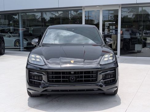 Certified 2024 Porsche Cayenne S AWD/4WD image 6