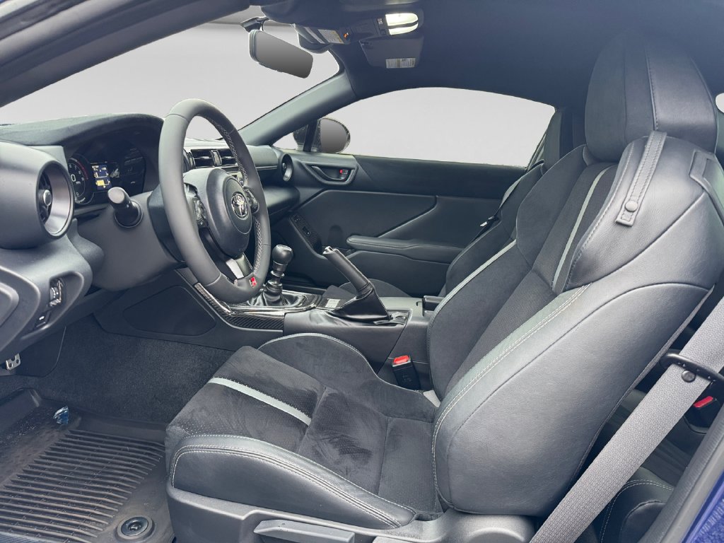 Used 2024 Toyota GR86 Premium RWD image 18