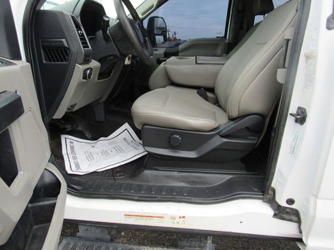 Used 2022 Ford F550 2WD SuperCab Super Duty image 32