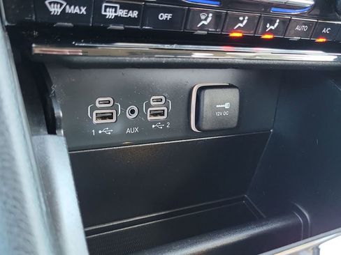 Used 2024 Jeep Grand Cherokee L Laredo image 33