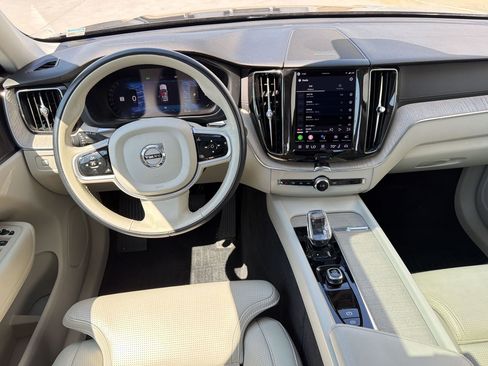 Used 2022 Volvo XC60 B5 Inscription w/ Climate Package image 27