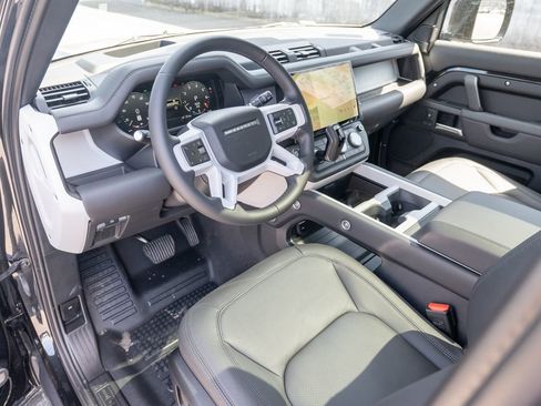 New 2026 Land Rover Defender 110 X-Dynamic SE AWD/4WD image 11