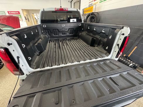 Used 2023 Chevrolet Colorado Z71 w/ Z71 Convenience Package 2 image 8