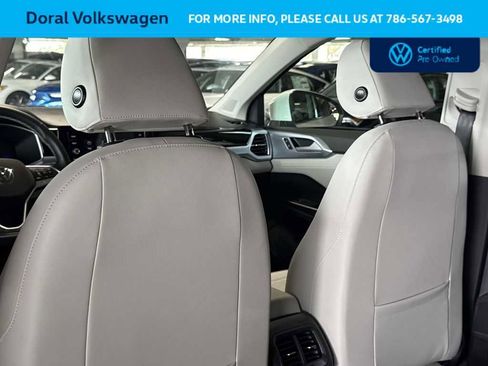 Used 2025 Volkswagen Taos SE FWD image 23