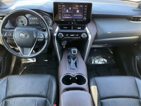Used 2021 Toyota Venza XLE w/ Softex Package image 18