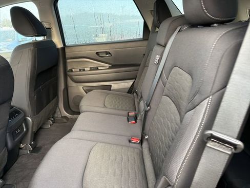 Used 2025 Nissan Pathfinder SV AWD/4WD image 13