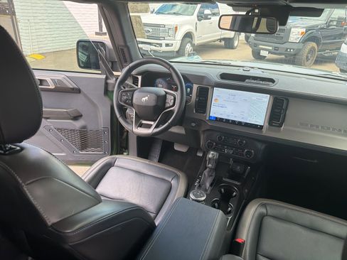 Used 2025 Ford Bronco Outer Banks AWD/4WD image 17