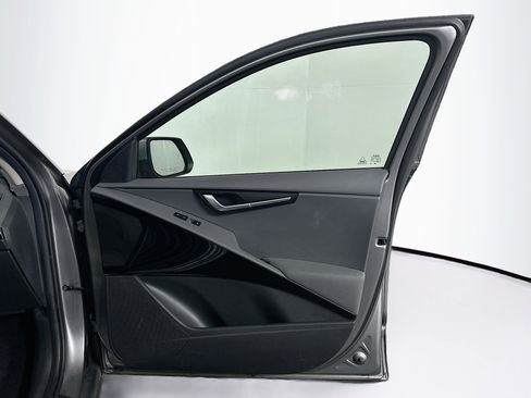 Used 2023 Kia Niro EX image 31