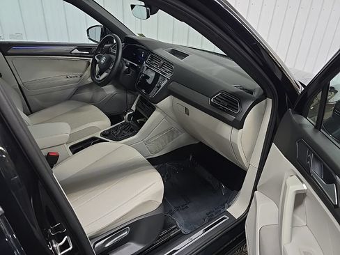Used 2023 Volkswagen Tiguan SE R-Line AWD/4WD image 16