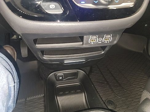 New 2025 Chrysler Pacifica Select image 19