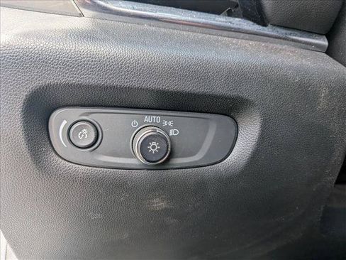 Used 2020 Chevrolet Traverse LS FWD image 17
