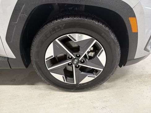 Used 2025 Hyundai Tucson SEL FWD image 14