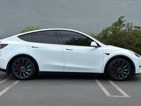 Used 2022 Tesla Model Y Performance AWD/4WD image 6