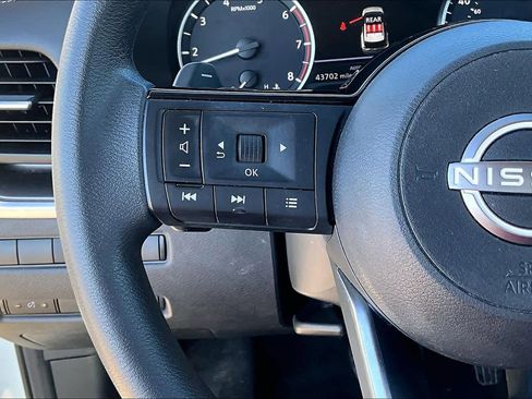 Used 2023 Nissan Rogue SV image 23