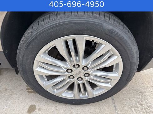 Used 2019 Cadillac XT5 Premium Luxury w/ Driver Assist Package image 5