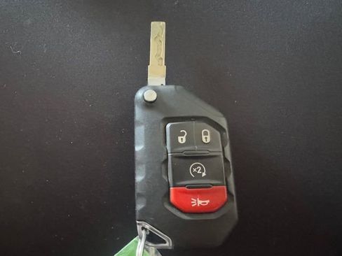 Used 2018 Jeep Wrangler Unlimited Sahara AWD/4WD image 41
