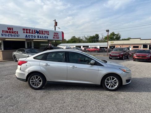 Used 2018 Ford Focus SE image 4