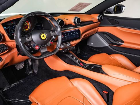 Used 2019 Ferrari Portofino RWD image 24