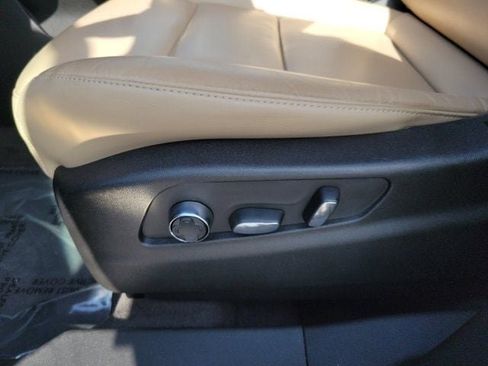 Used 2025 Cadillac XT4 Premium Luxury FWD image 14