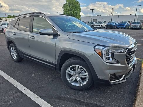 Certified 2024 GMC Terrain SLE w/ Driver Convenience Package AWD/4WD image 1